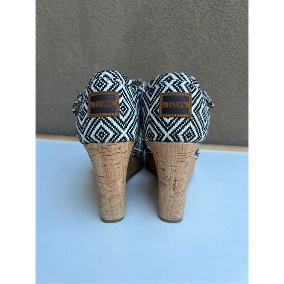 Toms Womens Size 9 Black White Canvas Cork Wedge Sandals Open Toe Ankle Strap - Picture 6 of 8